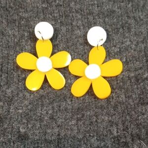 Beautiful Yellow Flower Earrings